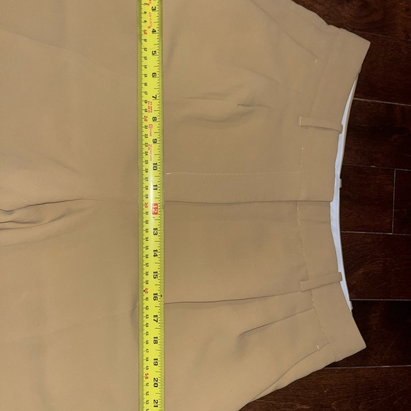Wilfred Effortless Pants from Aritzia in a beautiful camel/tan shade. Size 12
. - Picture 10 of 11